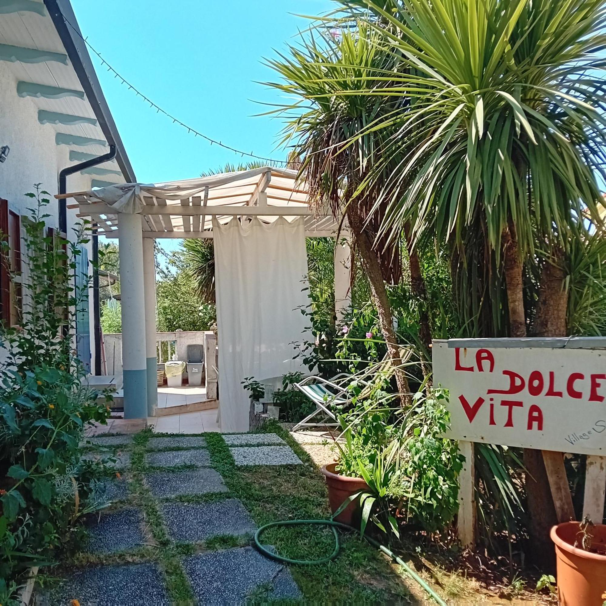 Apartamento Sogno Vacanze Massa  Exterior foto